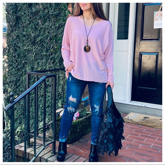 Made in Italy Rose V Neck Relax fit sweater - Picture 3 of 6